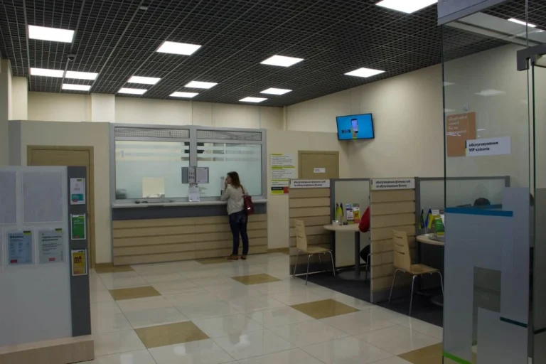 ФОПам урізали ліміти до 600 тисяч: кого банки перевірятимуть у серпні